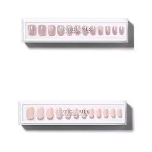 Set of 2 Static Nails in Curved Round French and Velvet Pink Square